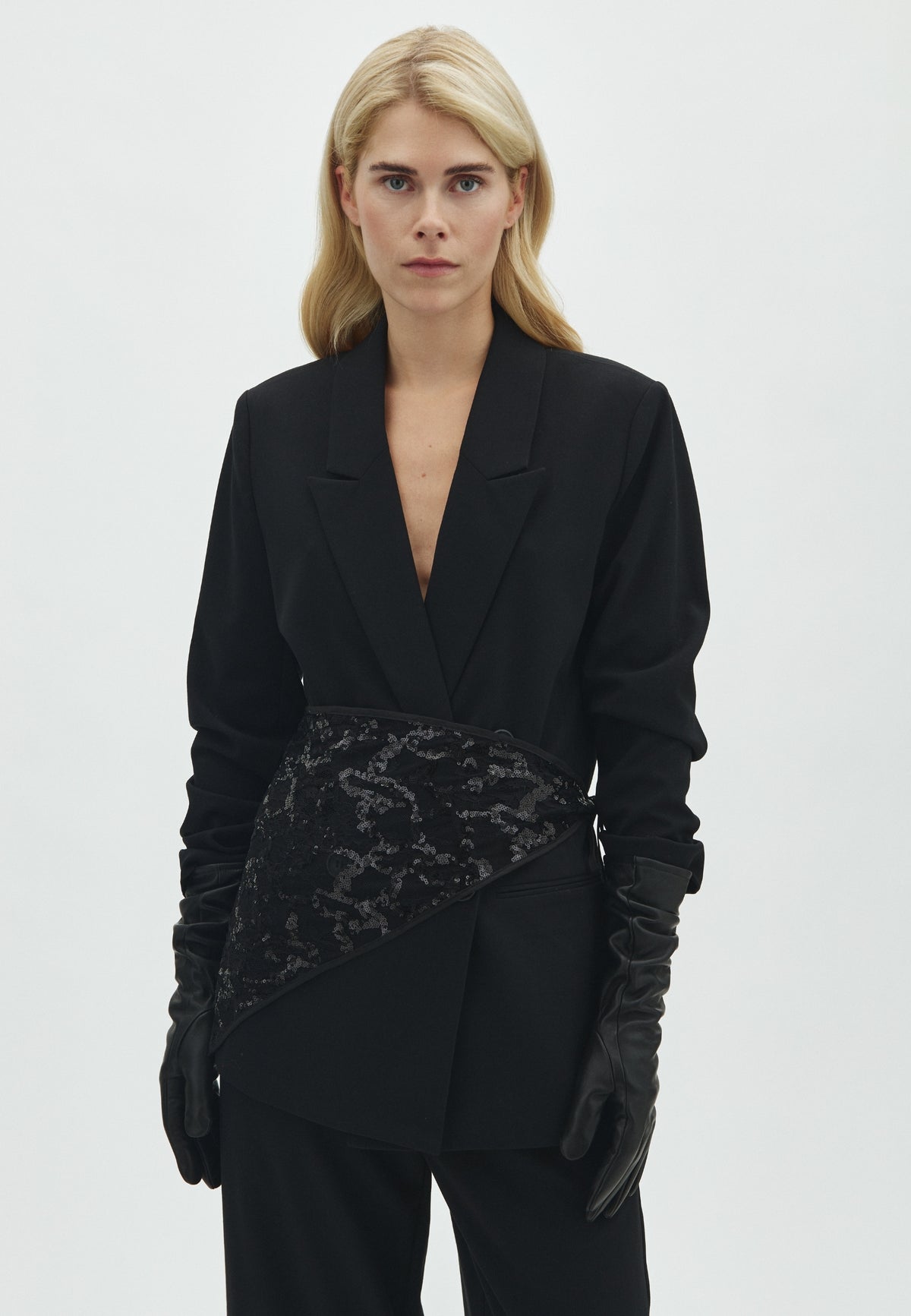 Holy_Black_Model_3
