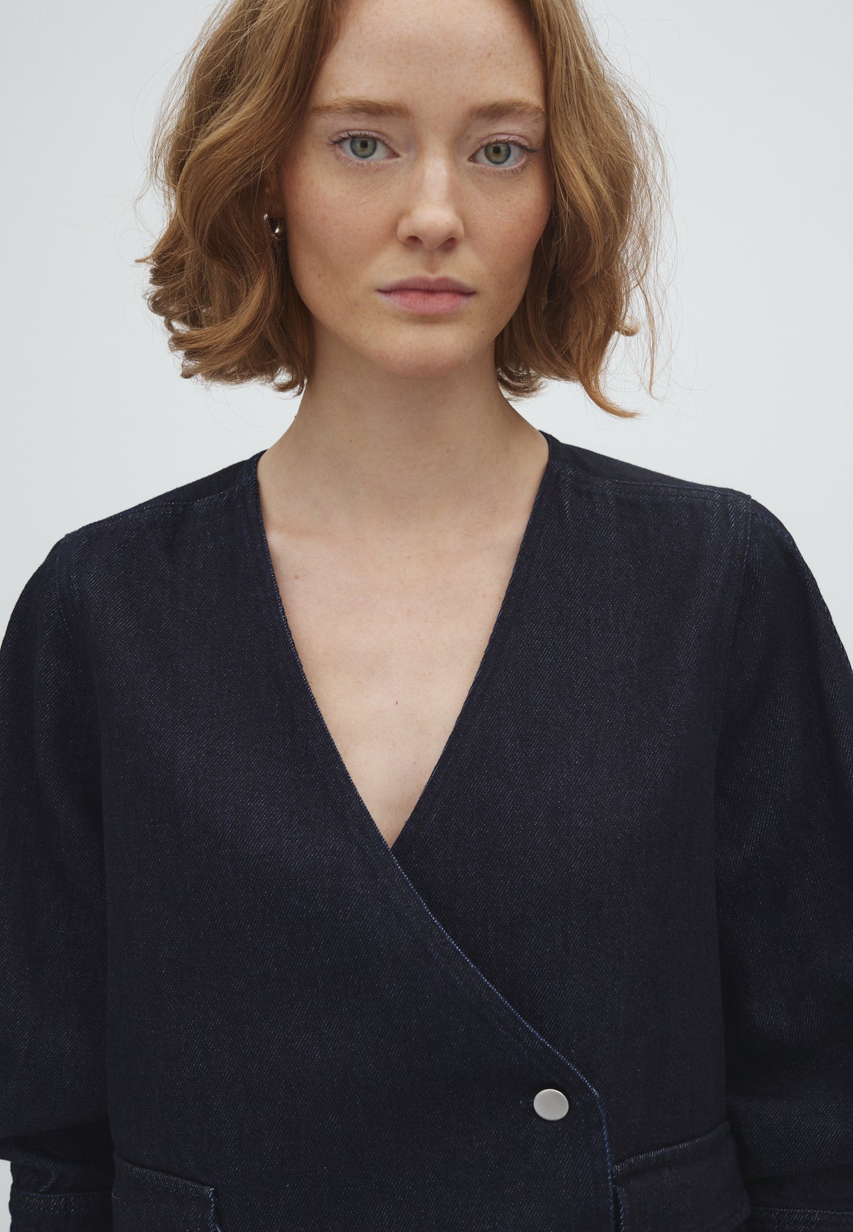 Haloan-M_Dark Blue_Model_2