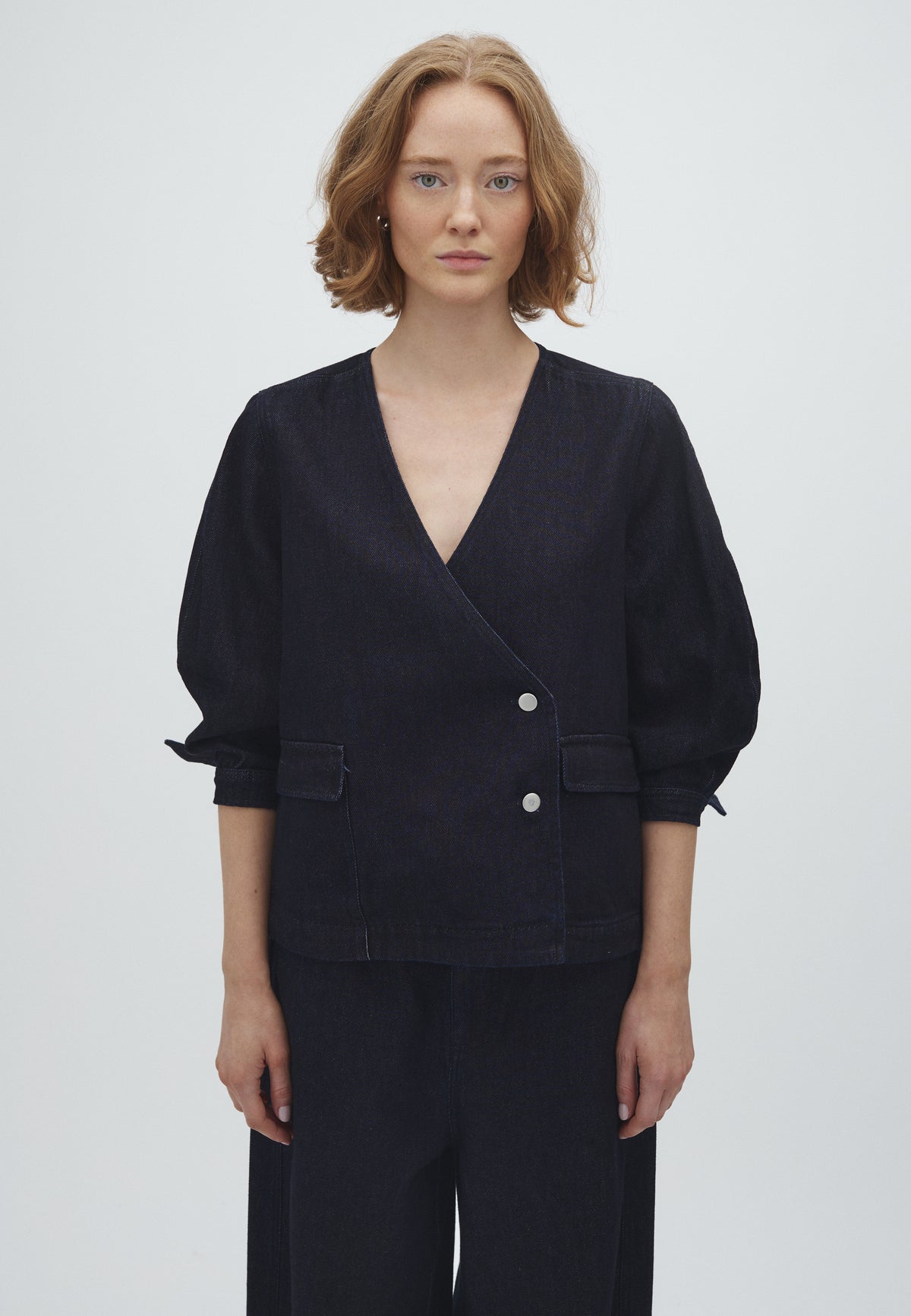 Haloan-M_Dark Blue_Model_0